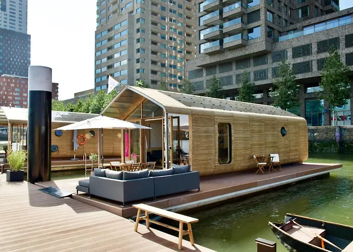 Vakantiehuis: Wikkelboats at Floating Rotterdam Rijnhaven